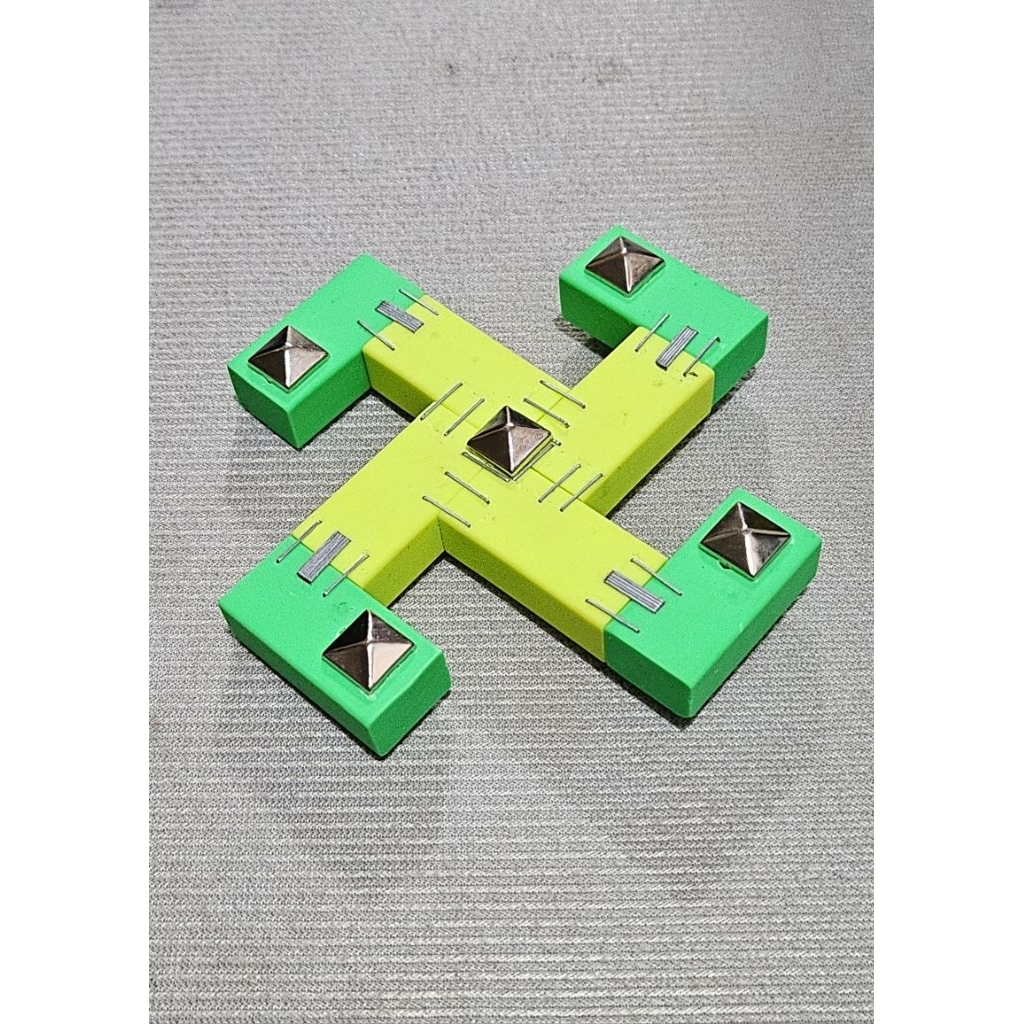 gangsing 8 penghapus hiasan piramida