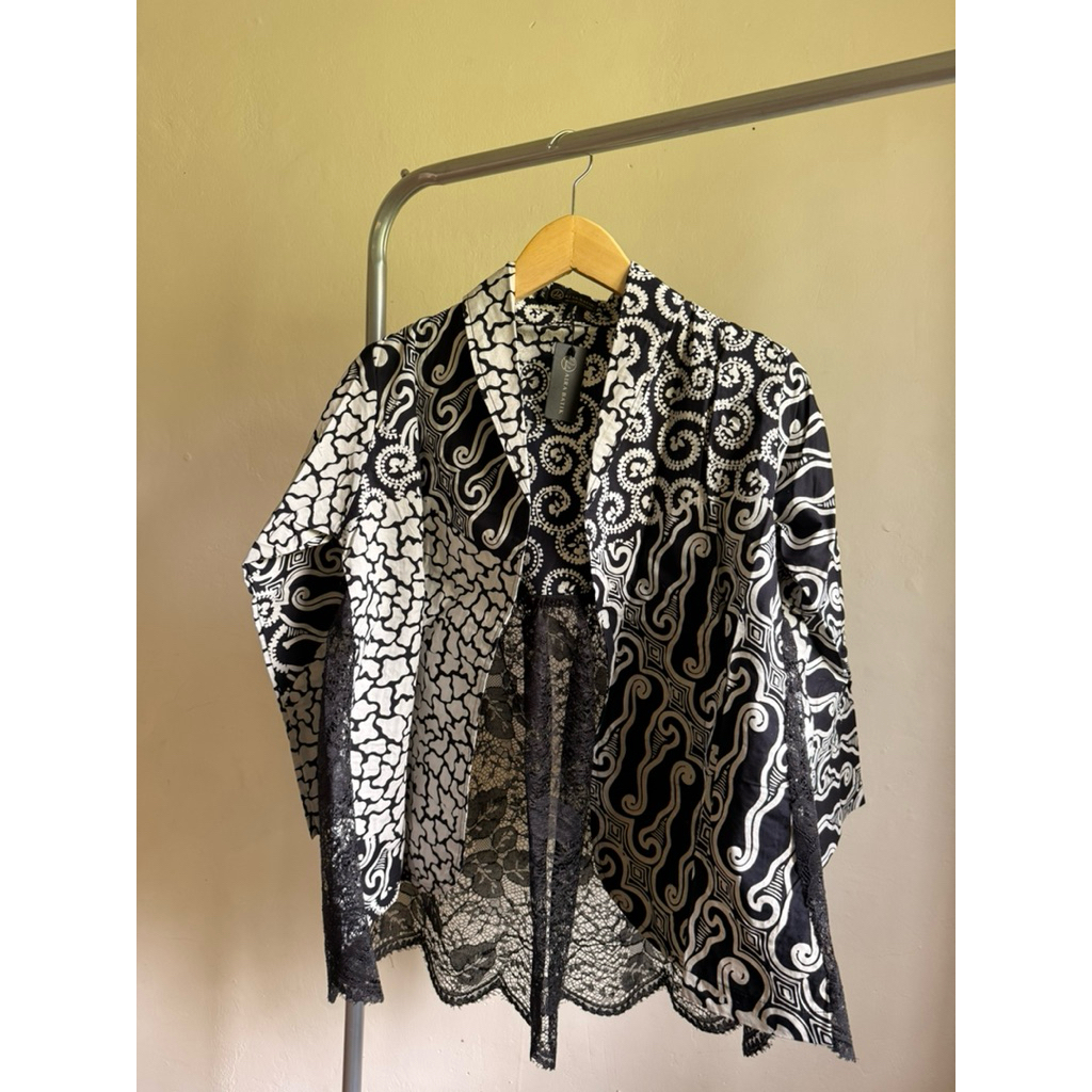 AIRA Batik Melisha Blazer Batik Outer Mix Brokat