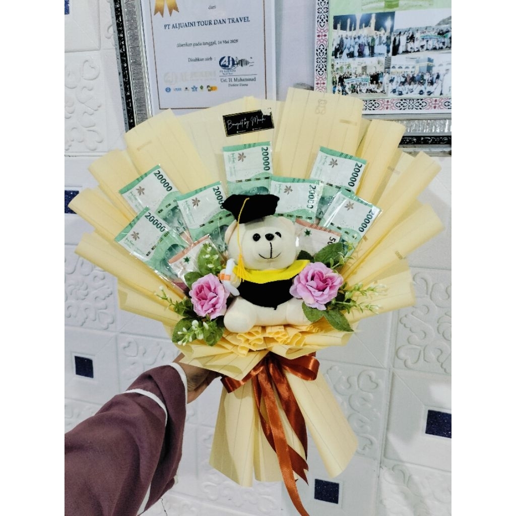 Buket boneka+ uang palsu isi 10lembar