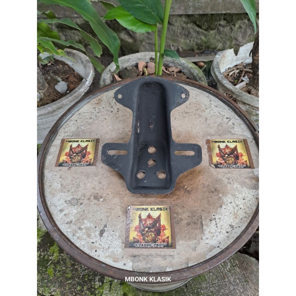 dudukan pangkon stoplamp lampu belakang honda cb100 cb125 gl100 s90 s90z astra dudukan lampu cb 100 