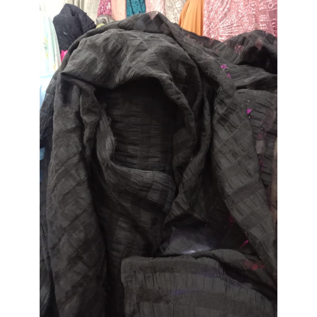 kain organza premium | harga 0,5/m  | bahan organza motif salur | orang Cringkle salur | organza can