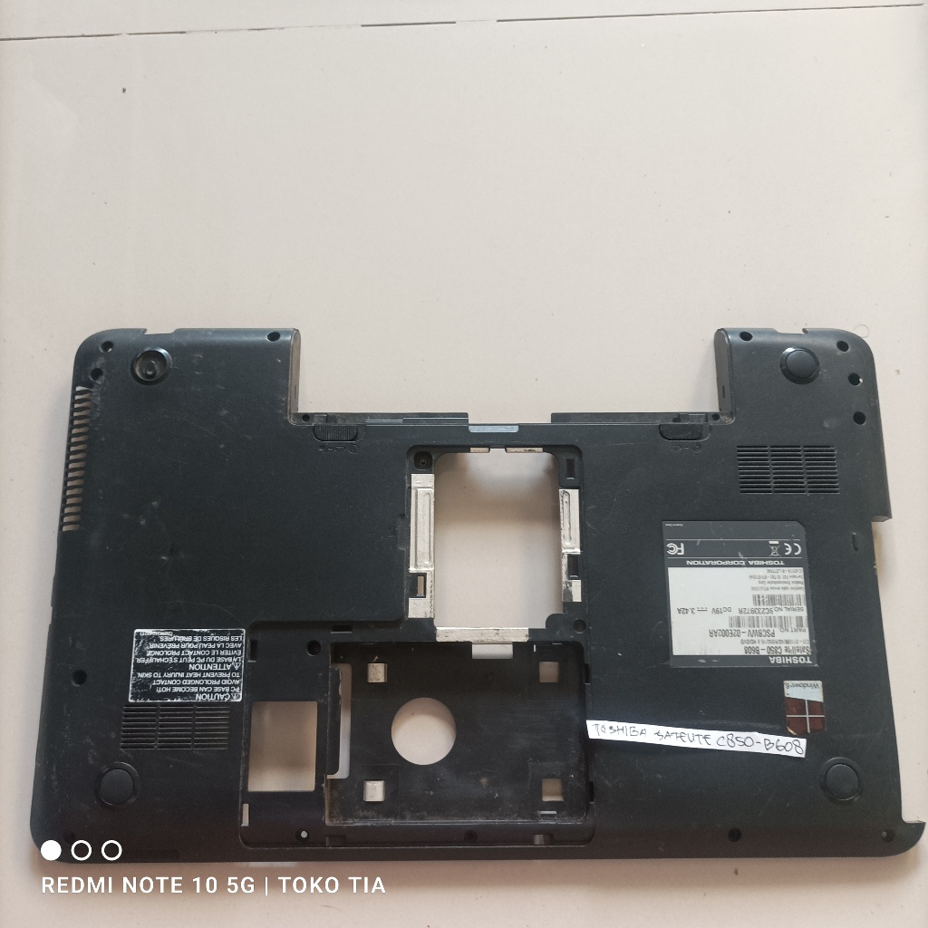 BottomCase Toshiba Satellite C850 Series original C850-B608