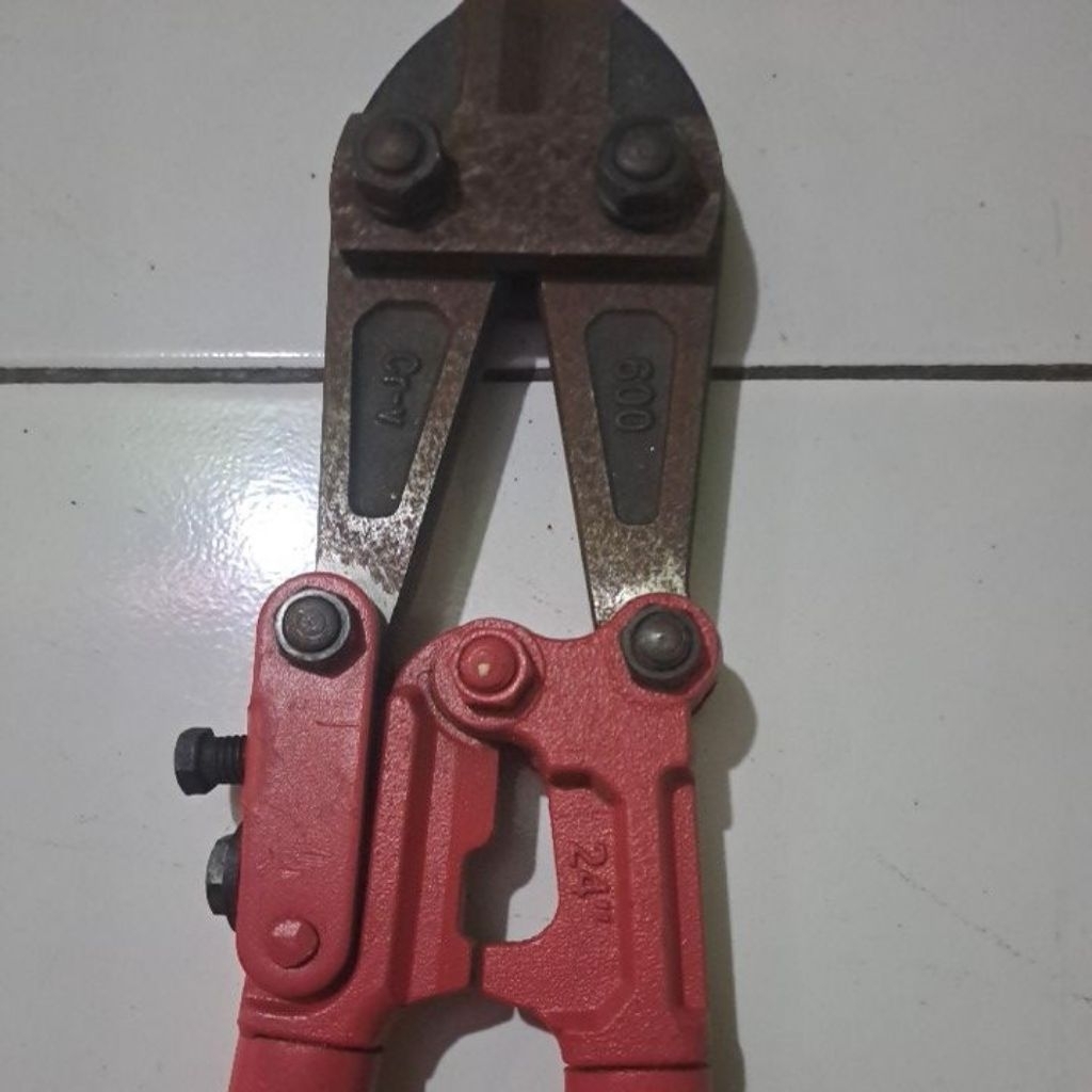 tang potong besi/baja 24"