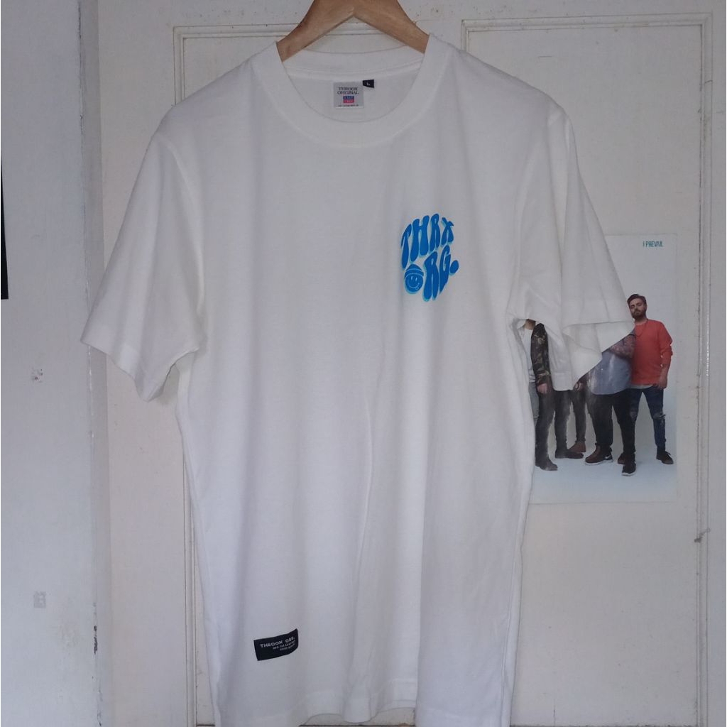 Kaos Throox Original Putih L dengan Desain Unik dan Nyaman untuk Dipakai Sehari-hari