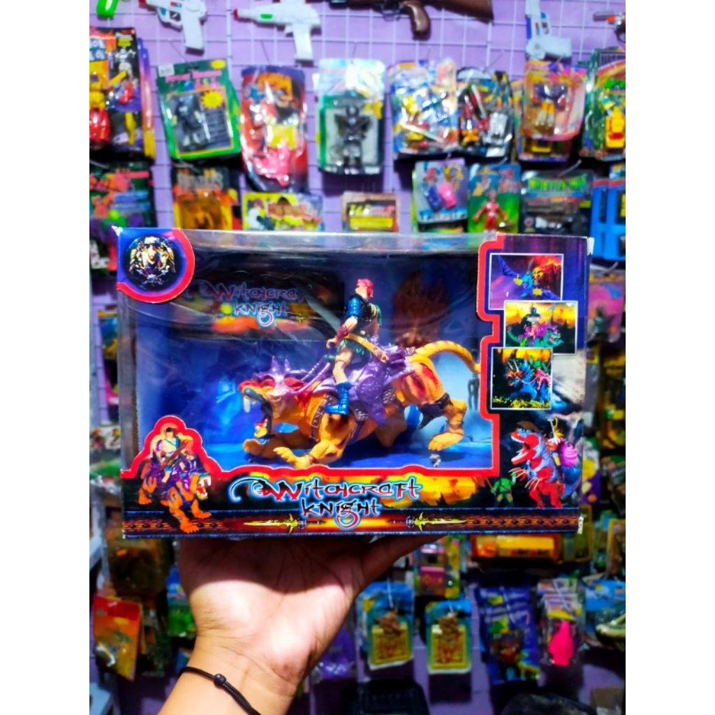 figure jadul withcraft knight seperti he - man