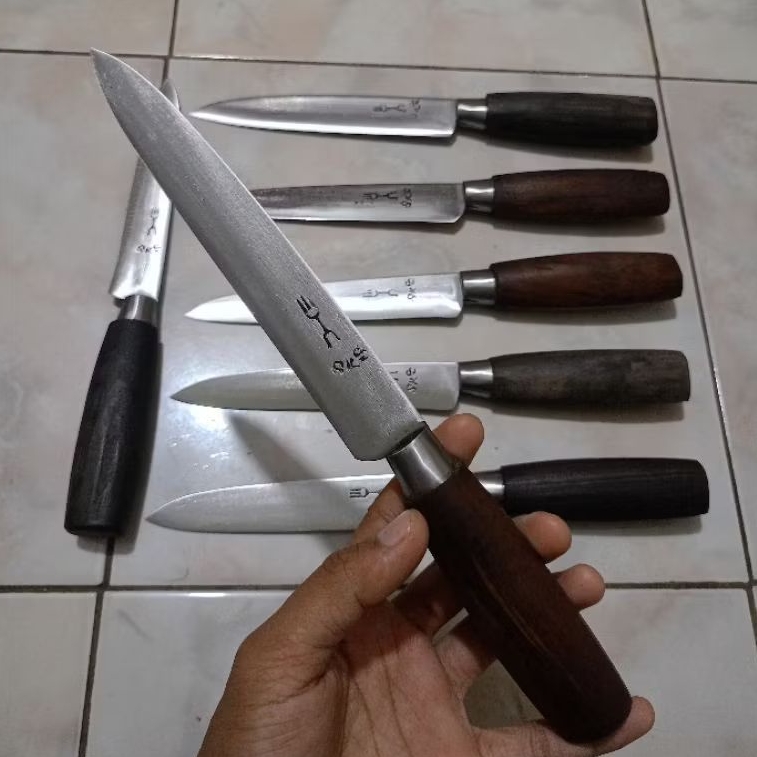 Pisau dapur cap garpu SKS tanpa sarung  tipis 1.5 Mili bahan baja gergaji