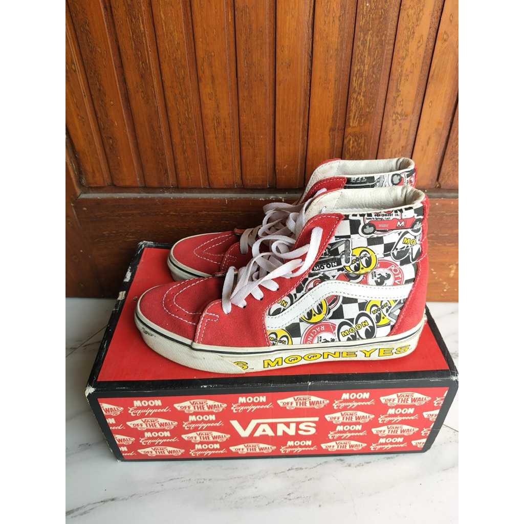 Vans X Mooneyes
