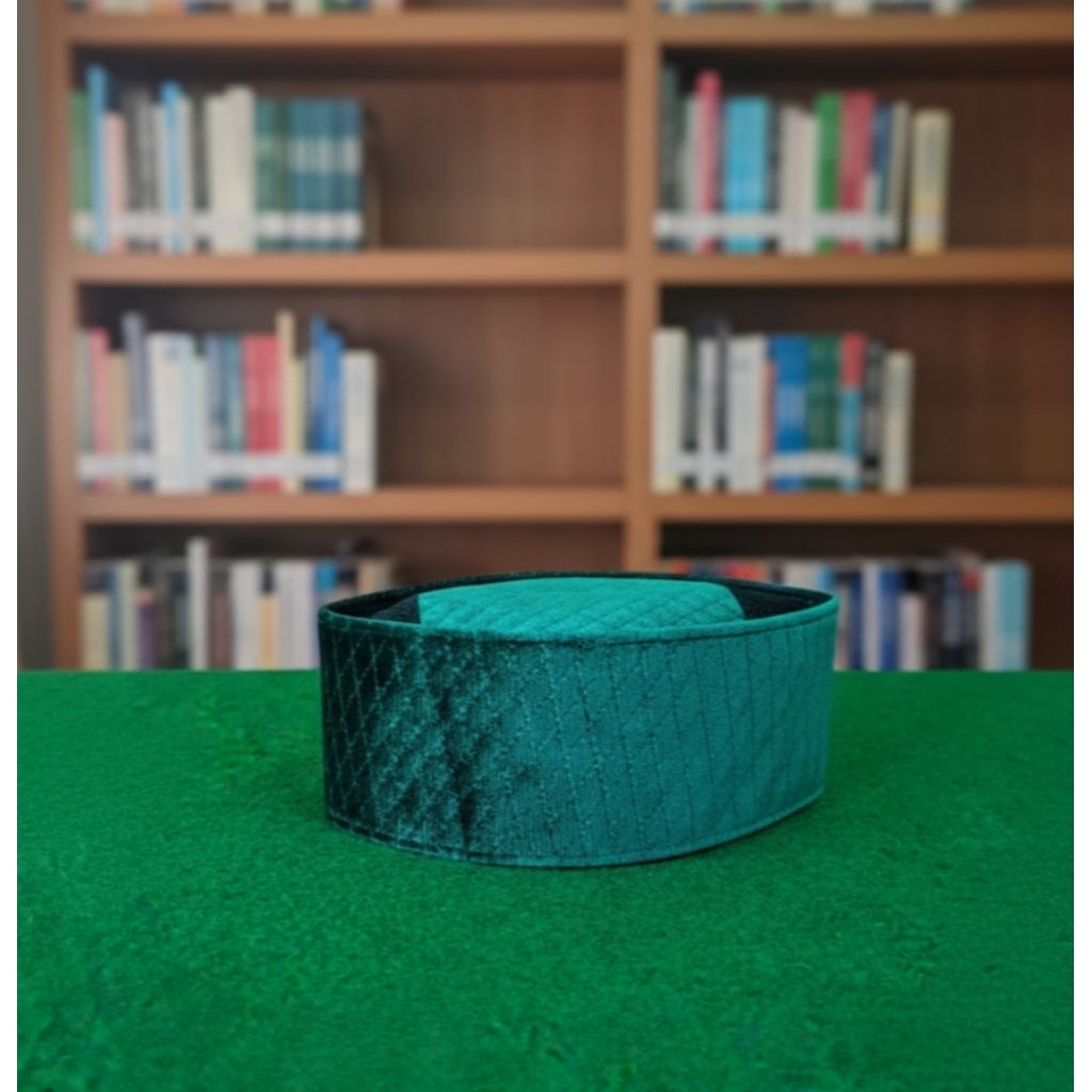 Peci Beludru Warna Hijau Motif Garis