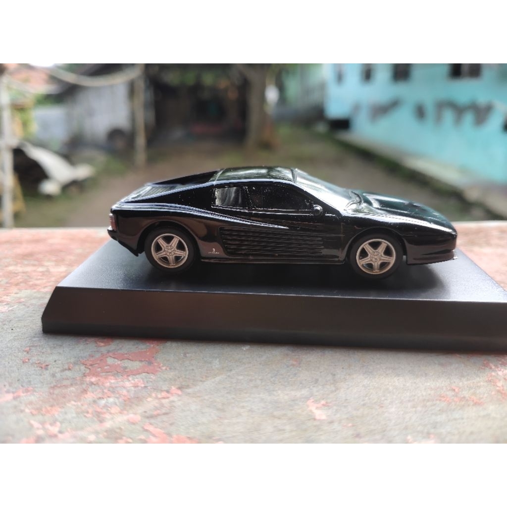 Ferrari-kyosho-512tr-1:64