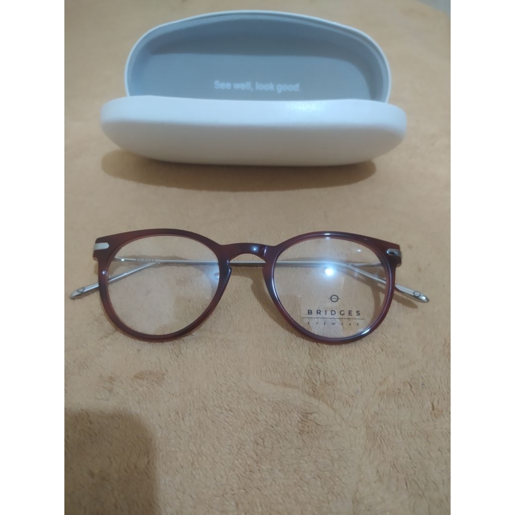 Kacamata Bridges Eyewear