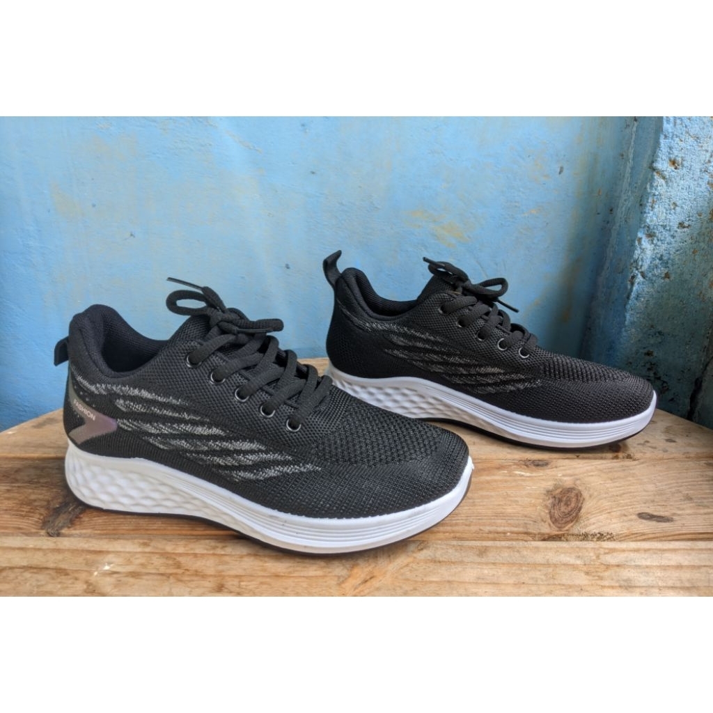 Sepatu Sneakers Laviola Original Murah