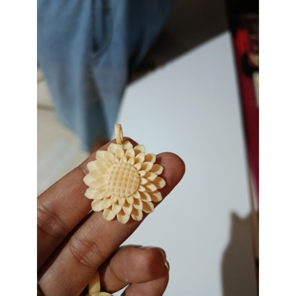 liontin mawar gading asli