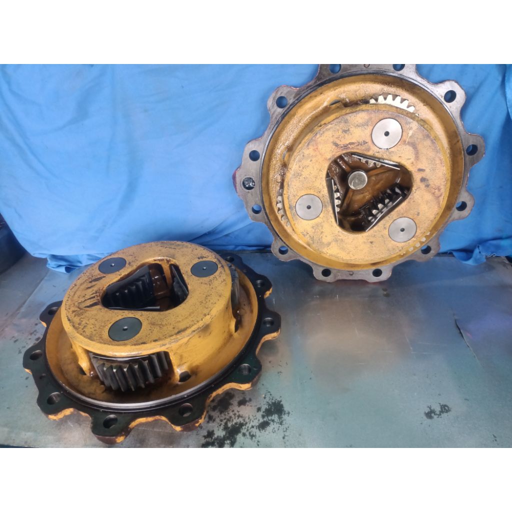 Final Drive gear loader Caterpillar original copotan 926e bekas siap pakai