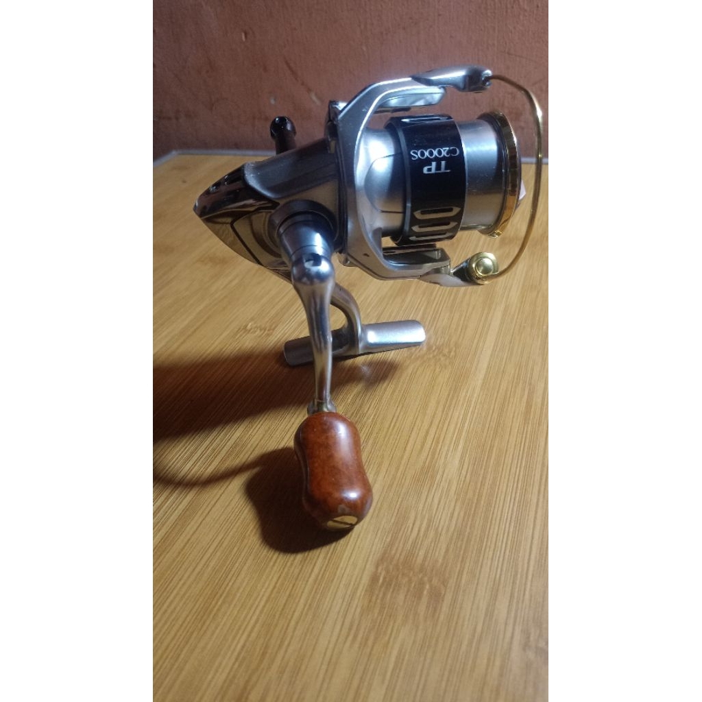Reel Pancing Shimano Twin Power 2000HGS model 2015