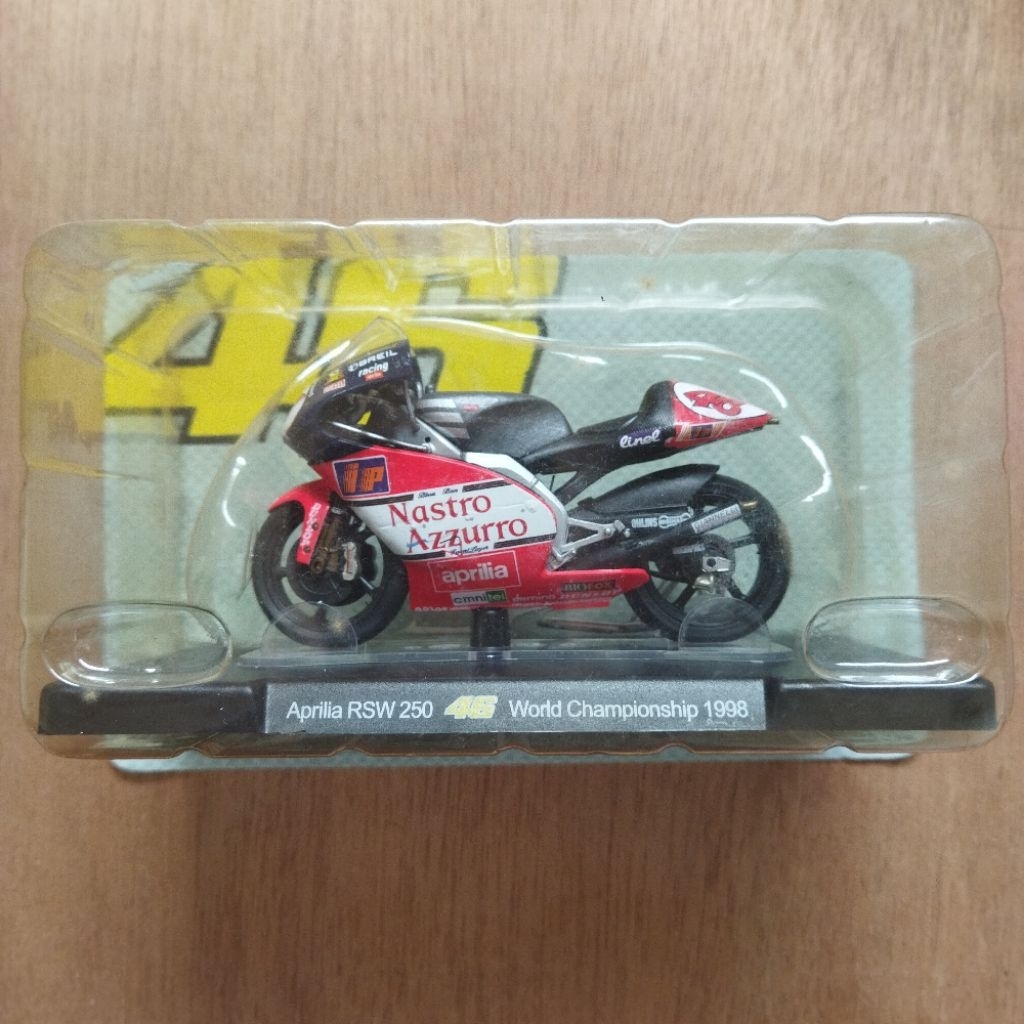 Valentino Rossi 46 1:18 Leo Models 1998 Aprilia RSW 250 World Champion