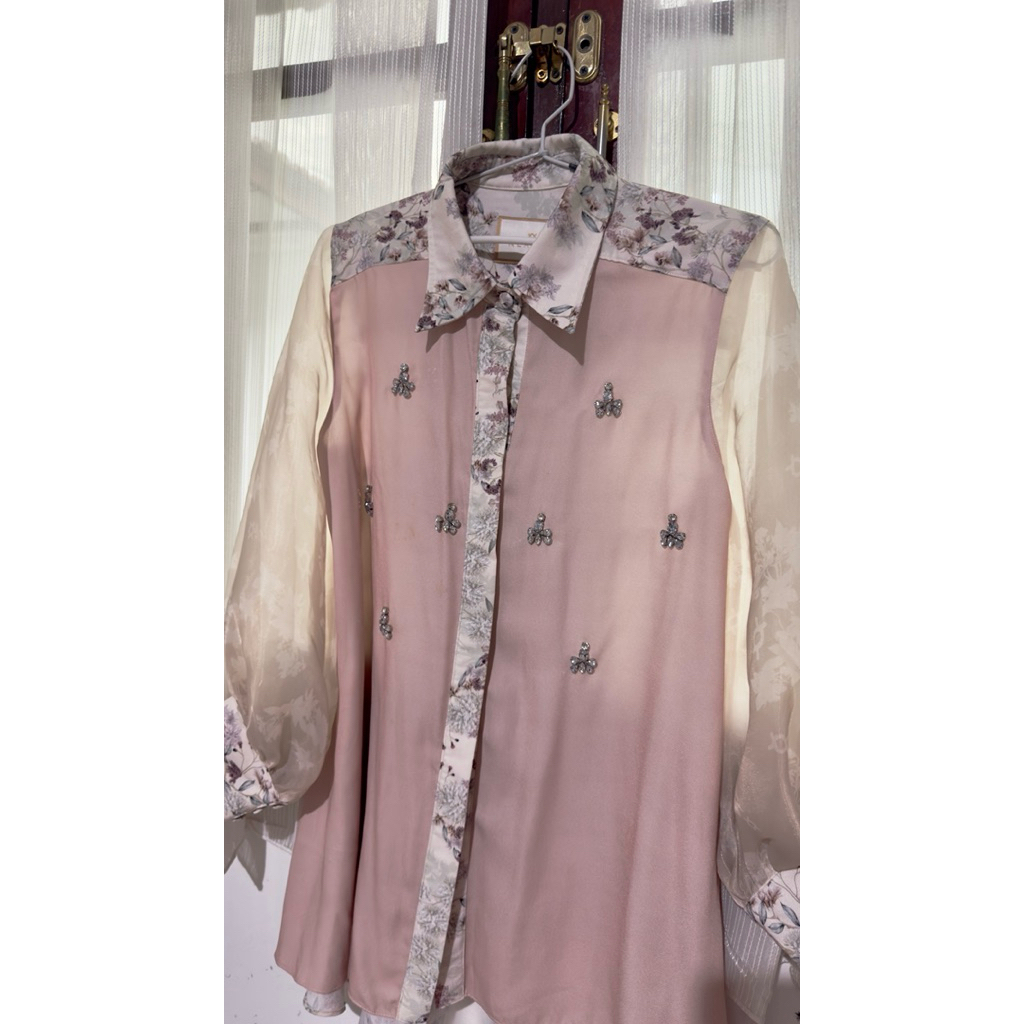 wearing klamby cassia shirt