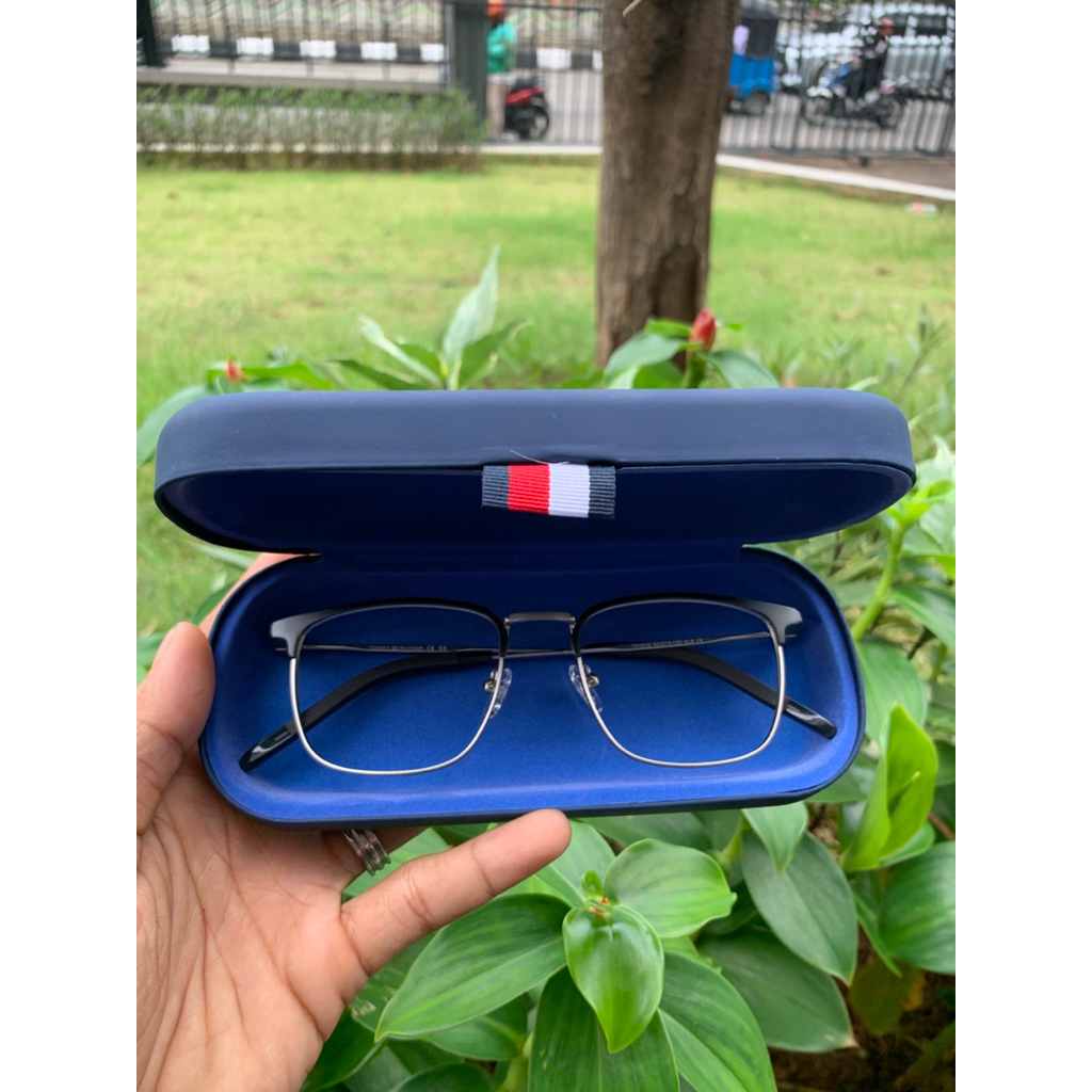 KACAMATA TOMMY HILFIGER TH1816 fullset box scond brend original like new mulus size 52-19-150