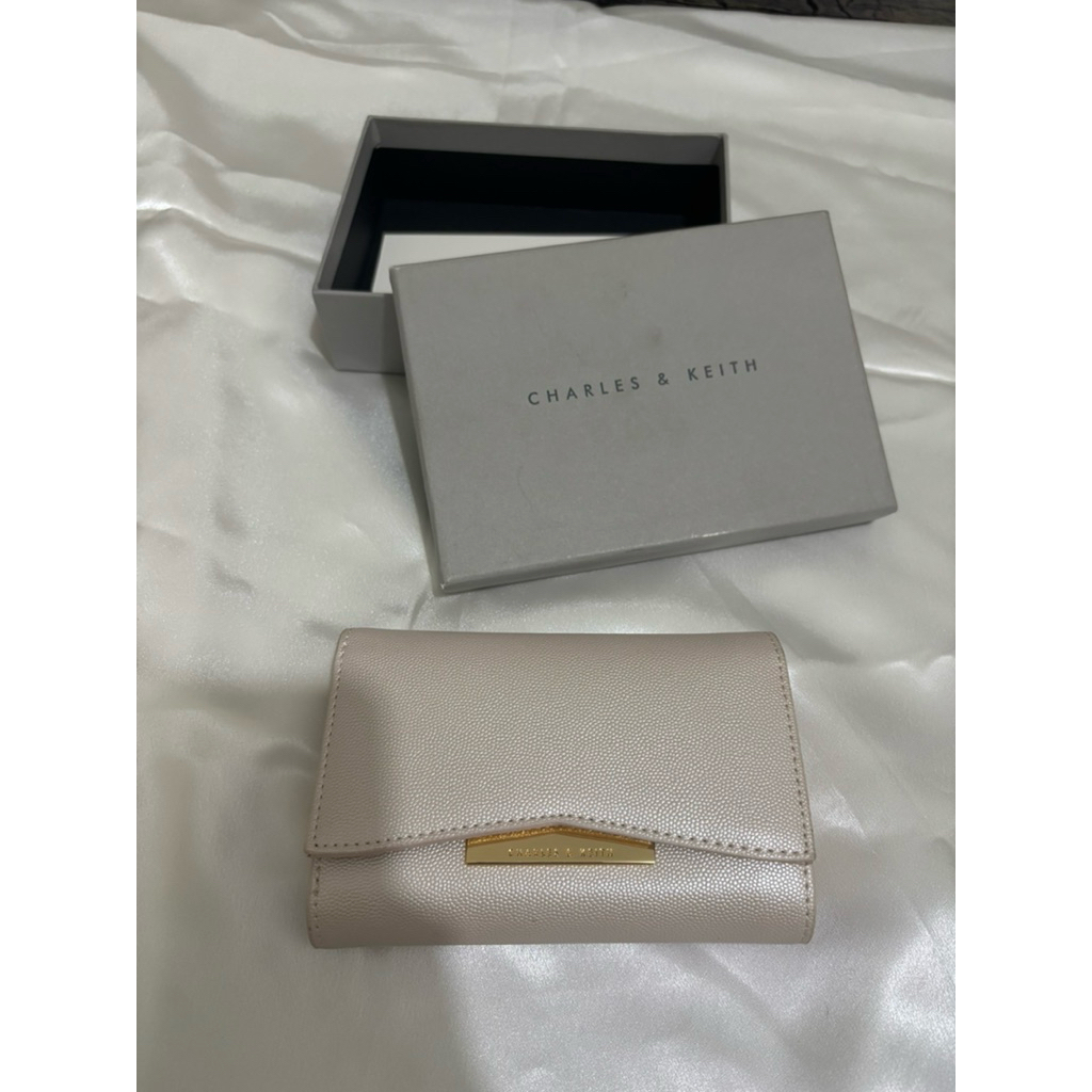 Wallet dompet CK charles and keith pearl color warna mutiara putih white