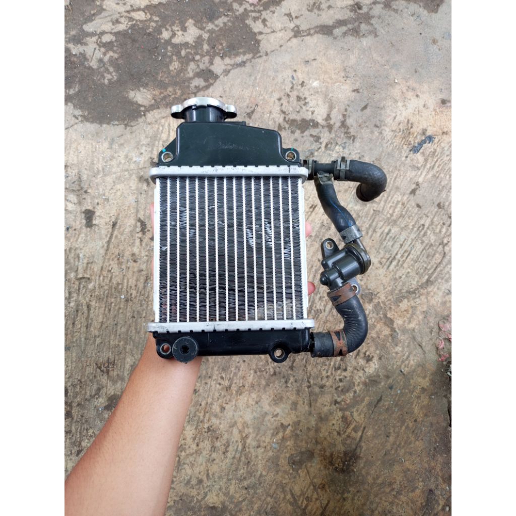 RADIATOR SET SELANG DAN TERMOSTAT HONDA VARIO 110 KARBU VARIO 110 TECHNO KARBU ORIGINAL