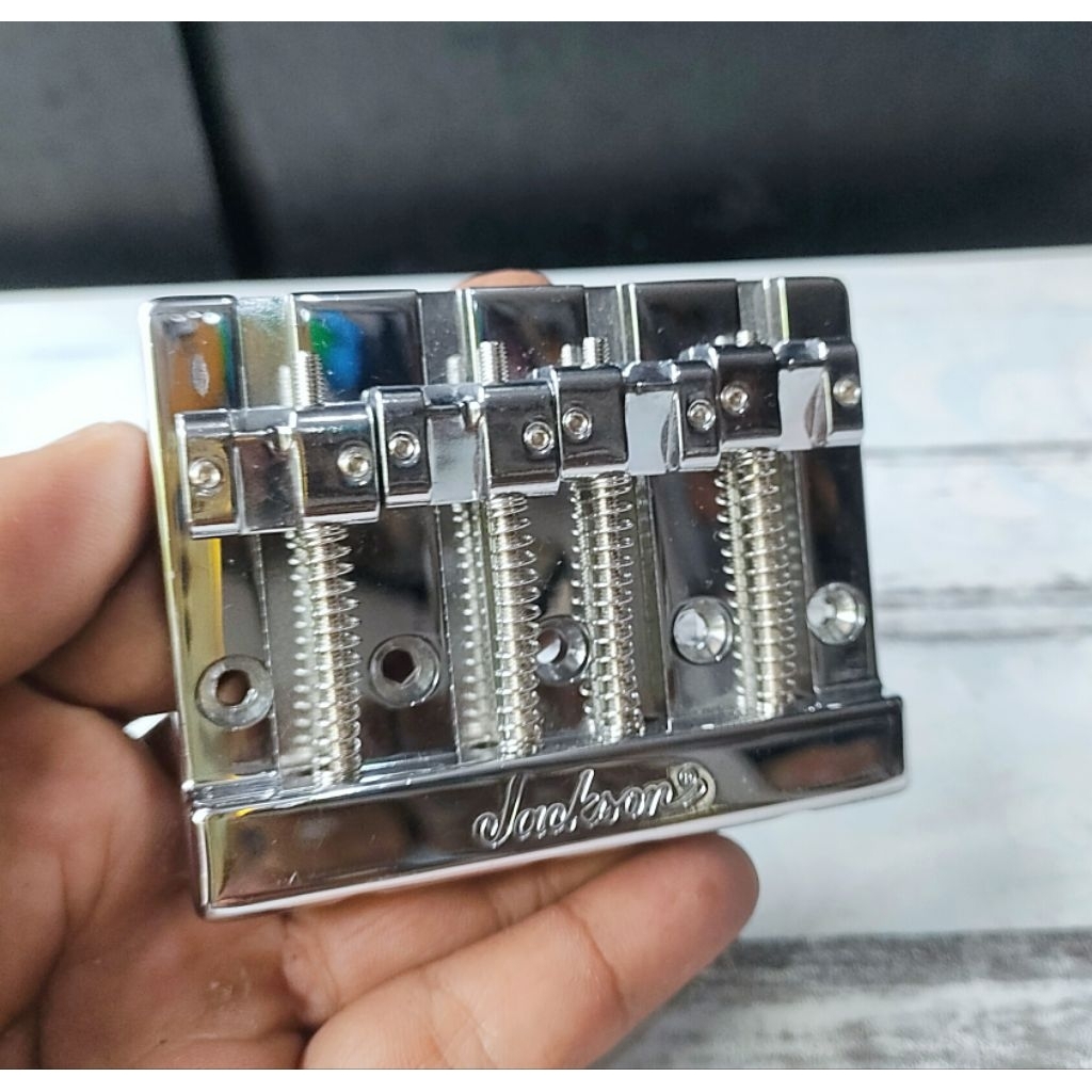 Bridge Bass Jackson 4 string Original warna Chrome