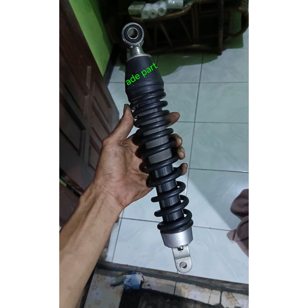 Shock Original Beat Deluxe PNP Scoopy 2020 100% Original. Copotan motor