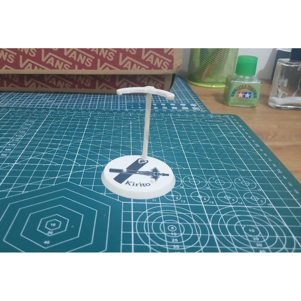 Stand Base Gachapon Kirito Bandai