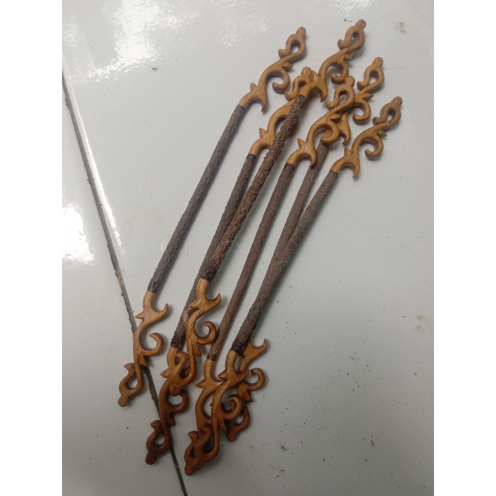 Tangkringan ukir sangkar Hellopet kayu Asem Bali