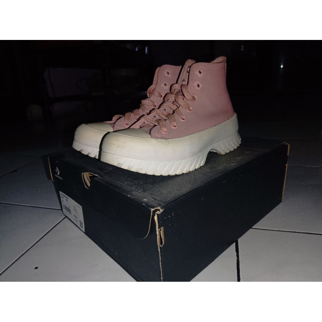 Converse Chuck Taylor All Star Lugged 2.0 Hi shoes