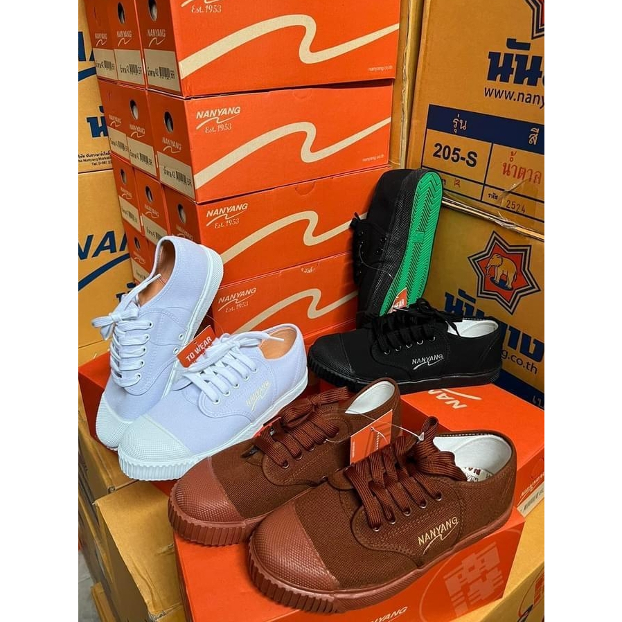 kasut nayang takraw nanyang Kasut Kasut Sukan Pelajar Hitam dan Putih Saiz 35-44 Kasut Sepak Takraw 