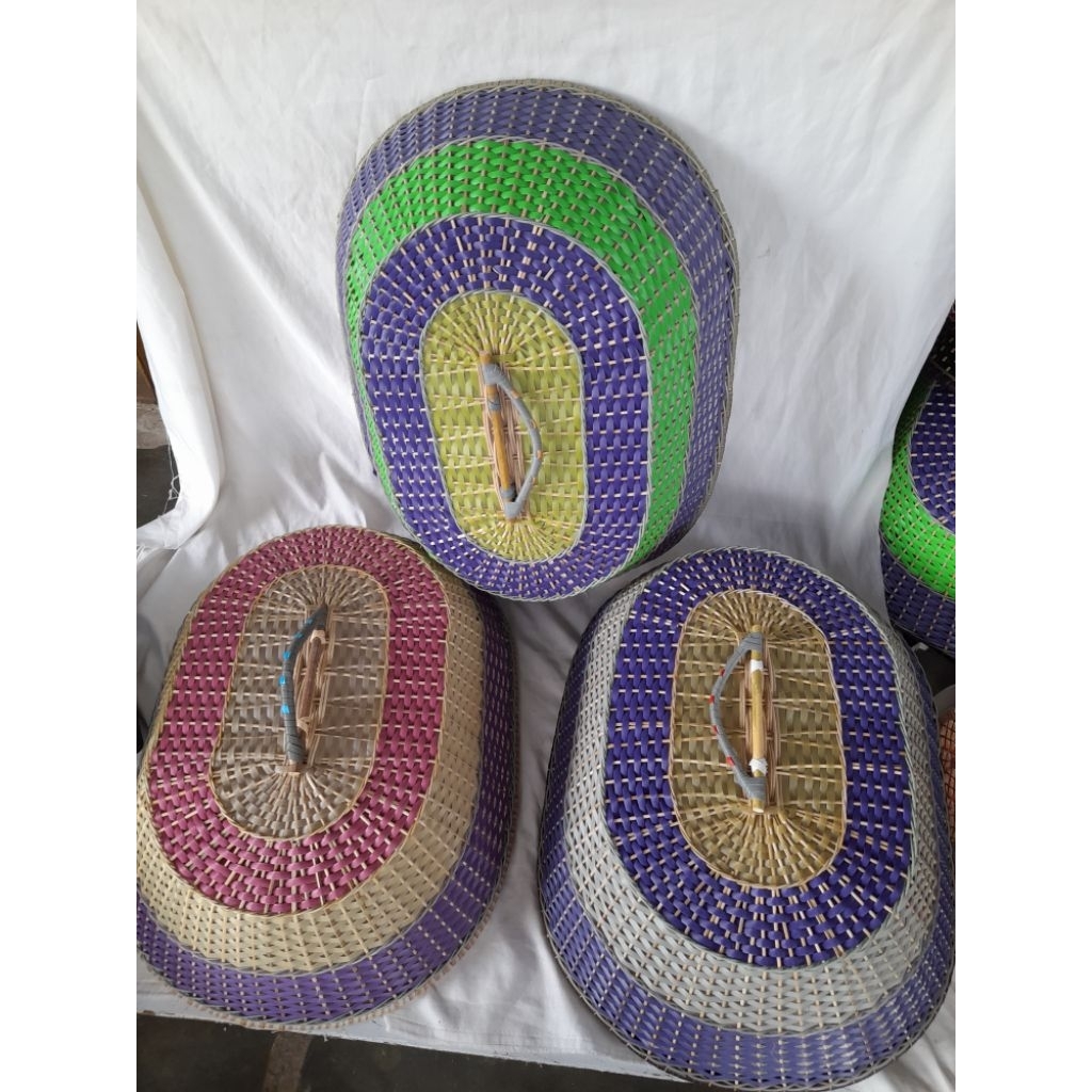 Tudung saji, rangka dr rotan + bagian warna2 dr rotan sintetis / plastikOval 68 cm x 50 cm x 20 cmPr