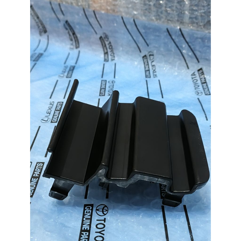 TUTUP BEMPER DEPAN MOBIL VIOS YARIS ORIGINAL