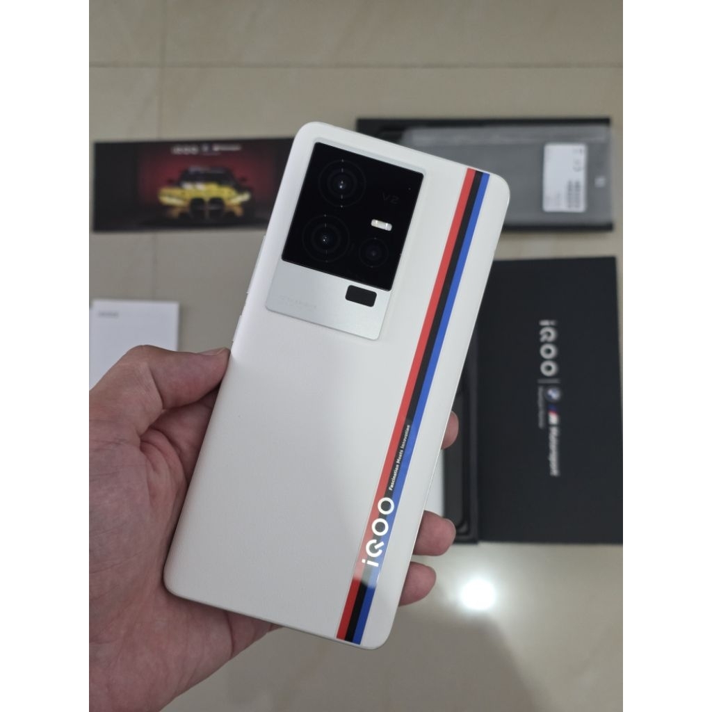 iqoo 11 16/256gb BMW Edition