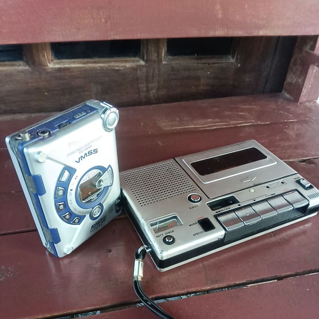 Walkman / tape deck Sony TC 150 Bonus Panasonic RQ-SW99V