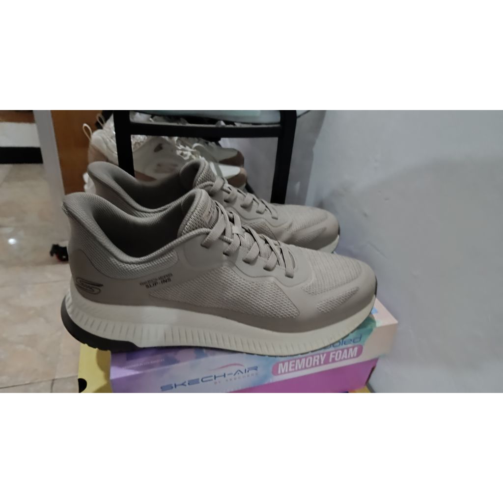 Sepatu Skechers Bob 4 slip ins size 45