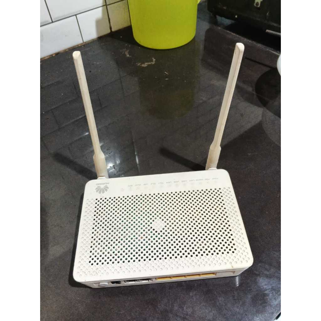 Modem / Router Huawei Bekas HG8245H5 Kondisi Normal plus adaptor
