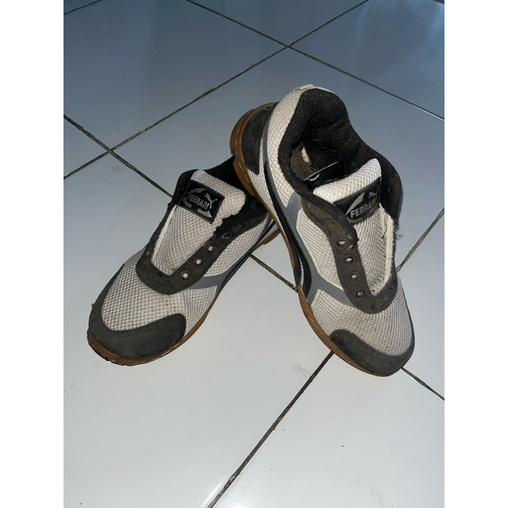 Sepatu Kolaborasi PUMA & FERRARI