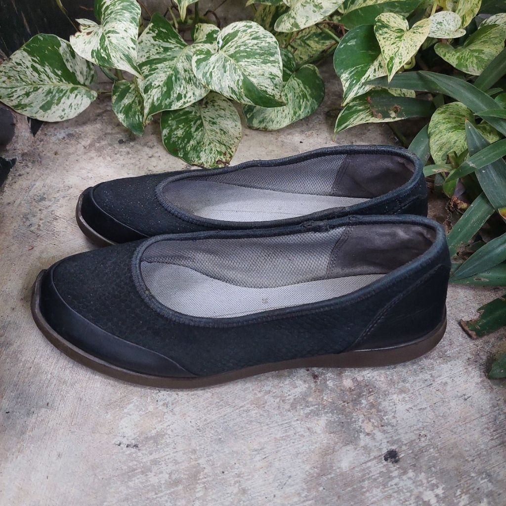 sepatu flat second ecco size 39(25cm)