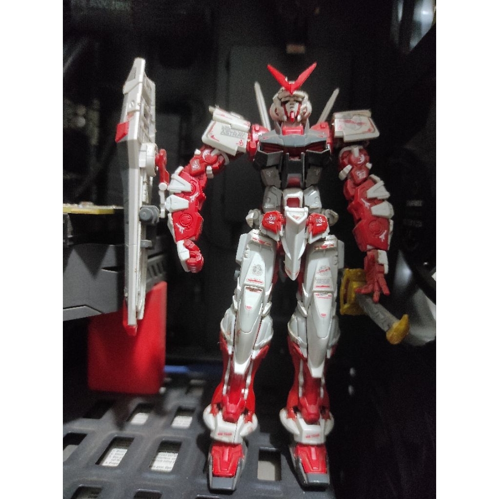 GUNDAM ASTRAY RED FRAME RG BEKAS RAKIT