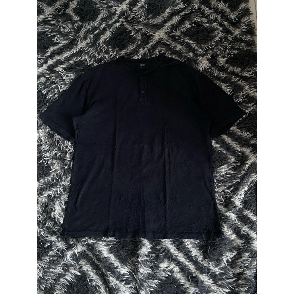 tshirt uniqlo henley neck dark navy