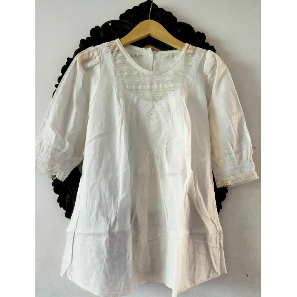 Blouse putih katun