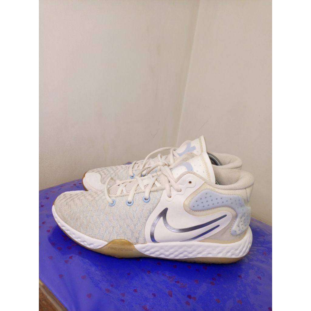 Nike KD Trey 5 Size 43