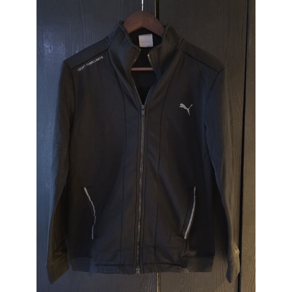 Puma Running Black jacket windbreaker. Limited Vintage. 100% original. size M. baju lari pria olahra