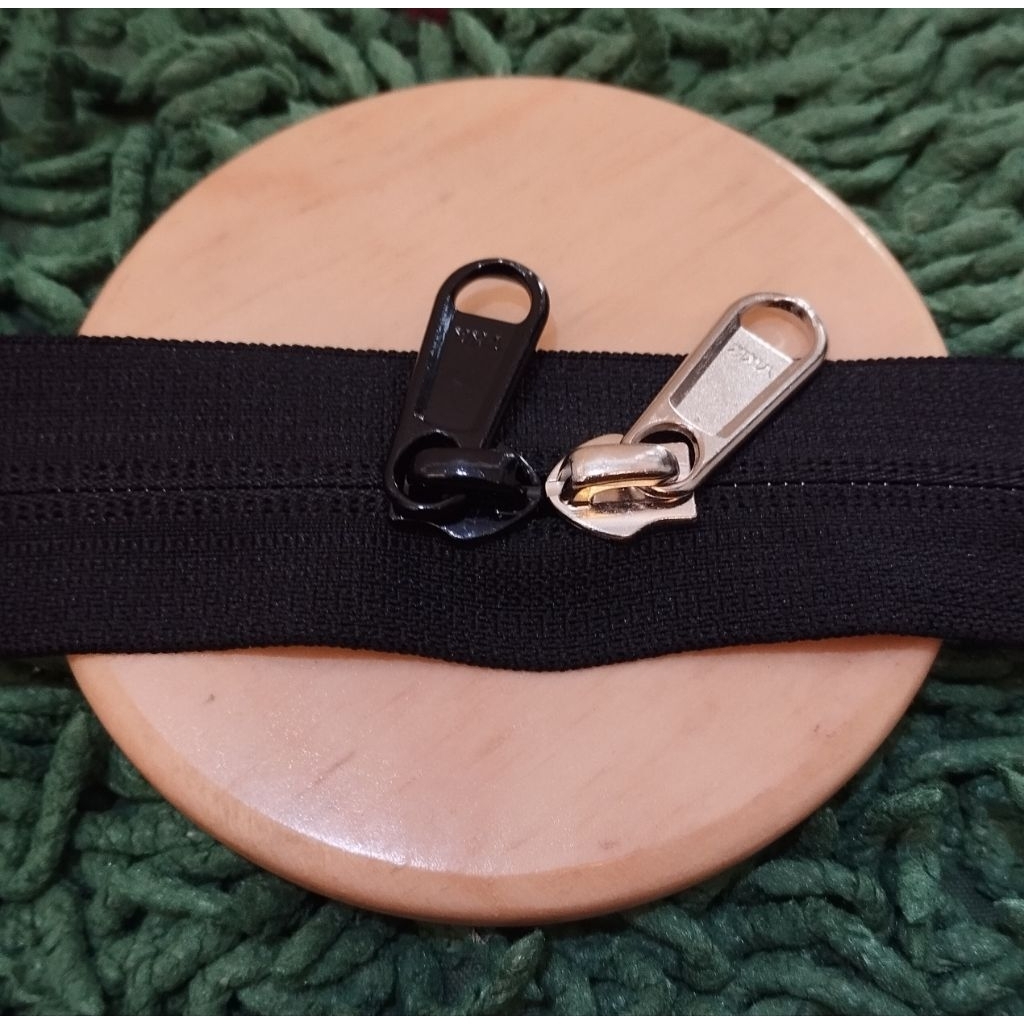 kepala resleting YKK no 8 Terbalik model panjang