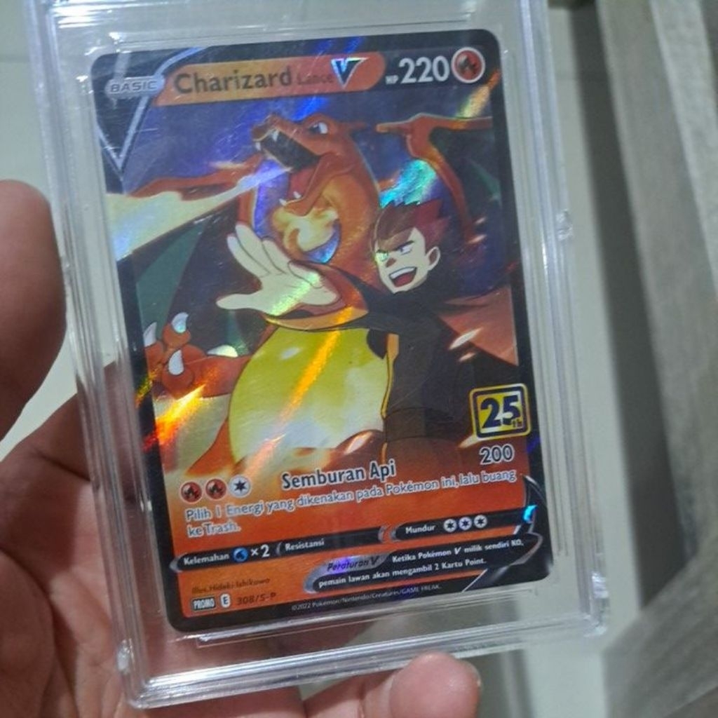 kartu pokemon Cahrizard Lance V