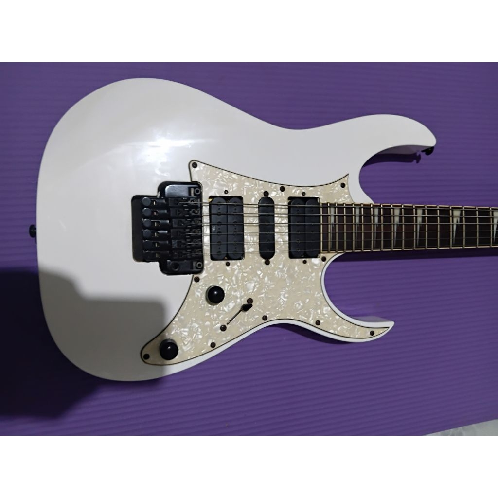 ibanez Rg350DXz-Wh