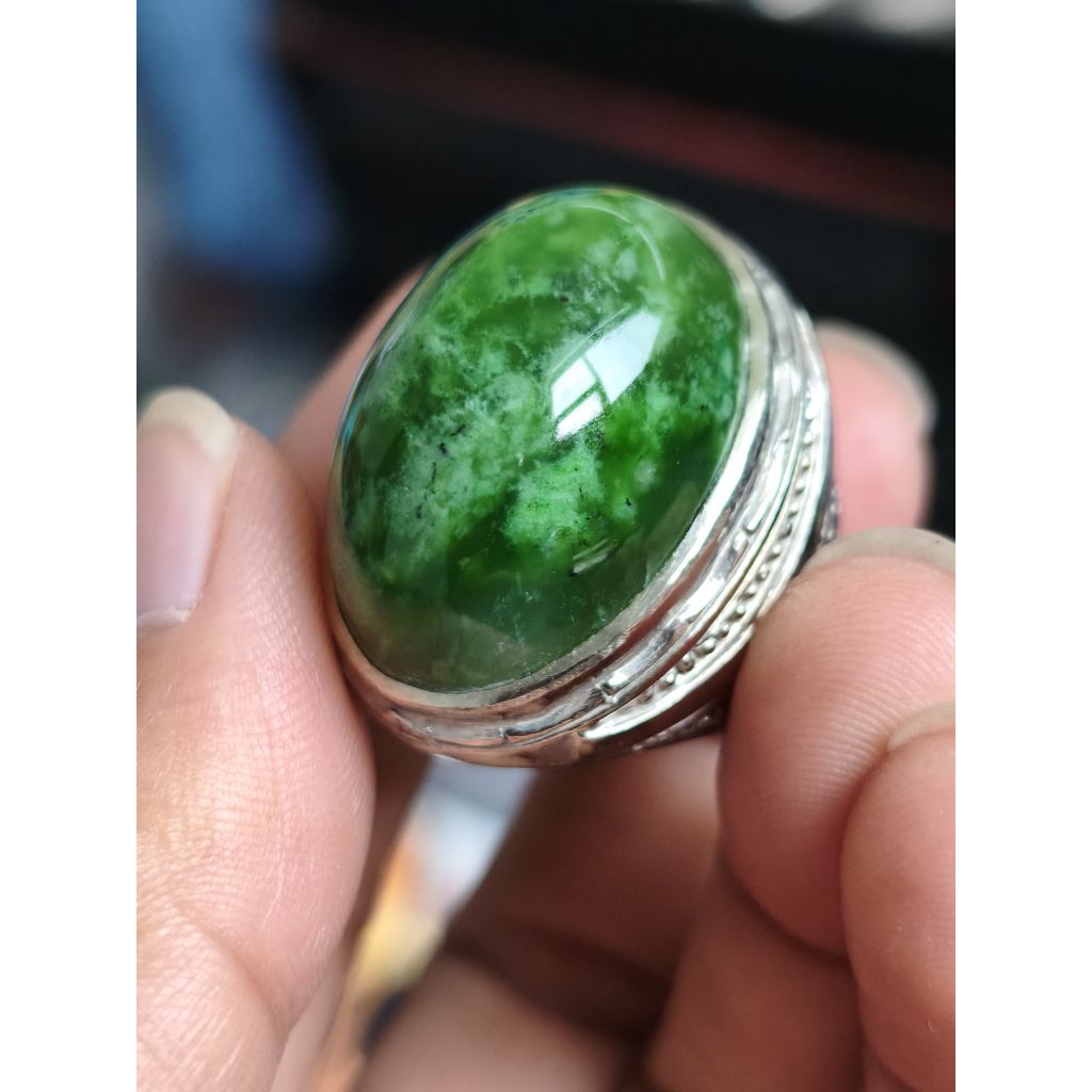 batu giok nefrite imperial jade hijau segar mumbul