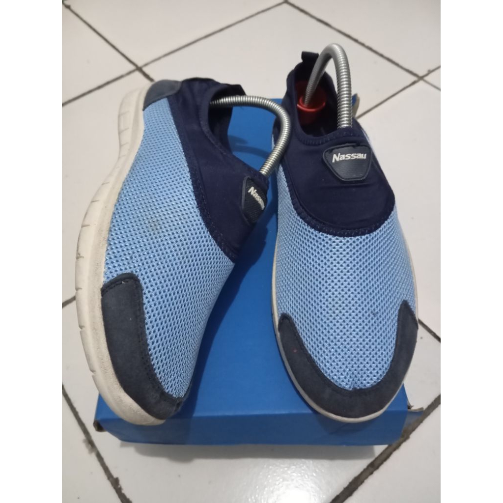 sepatu nassau size 41