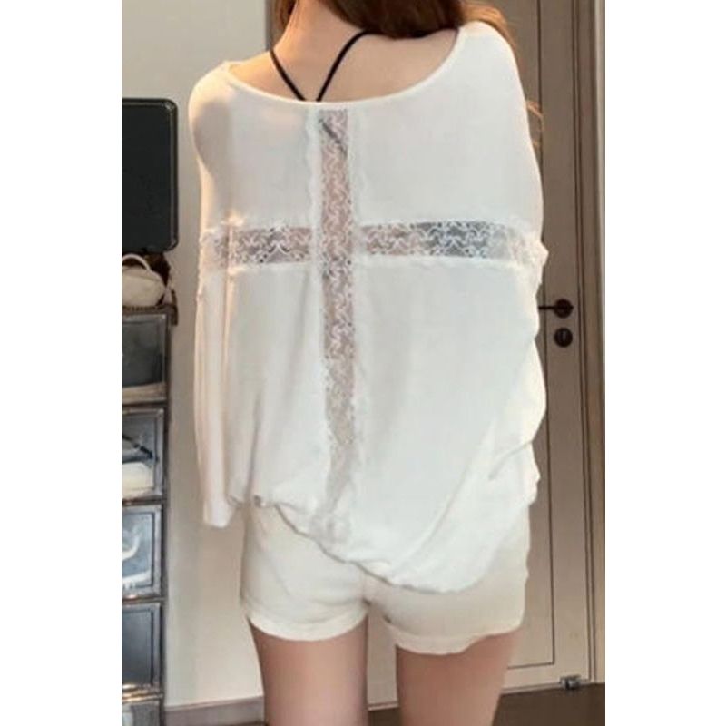 Kaos Oversized Lengan Kelelawar Putih untuk Wanita