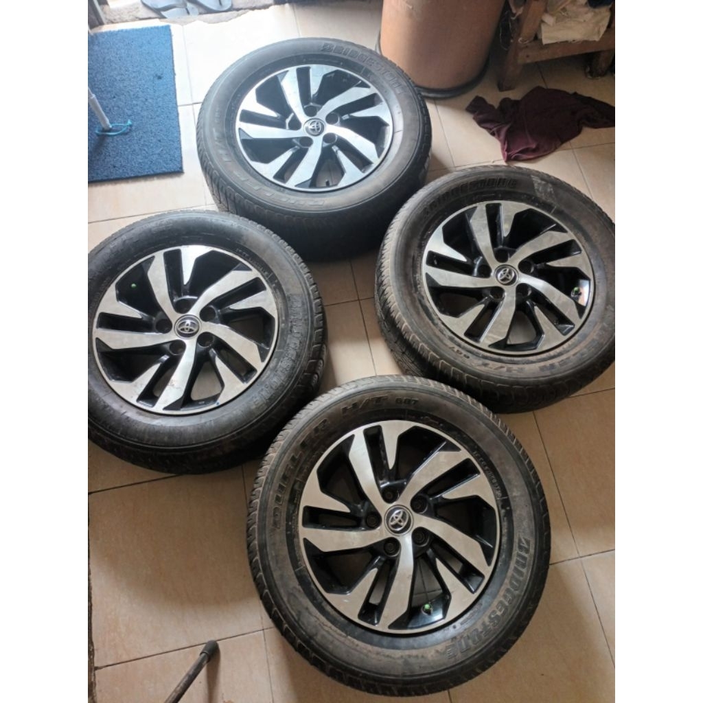 Velg R16 oem Toyota Rush pcd 5 x 114 sets (4 velg+ban)