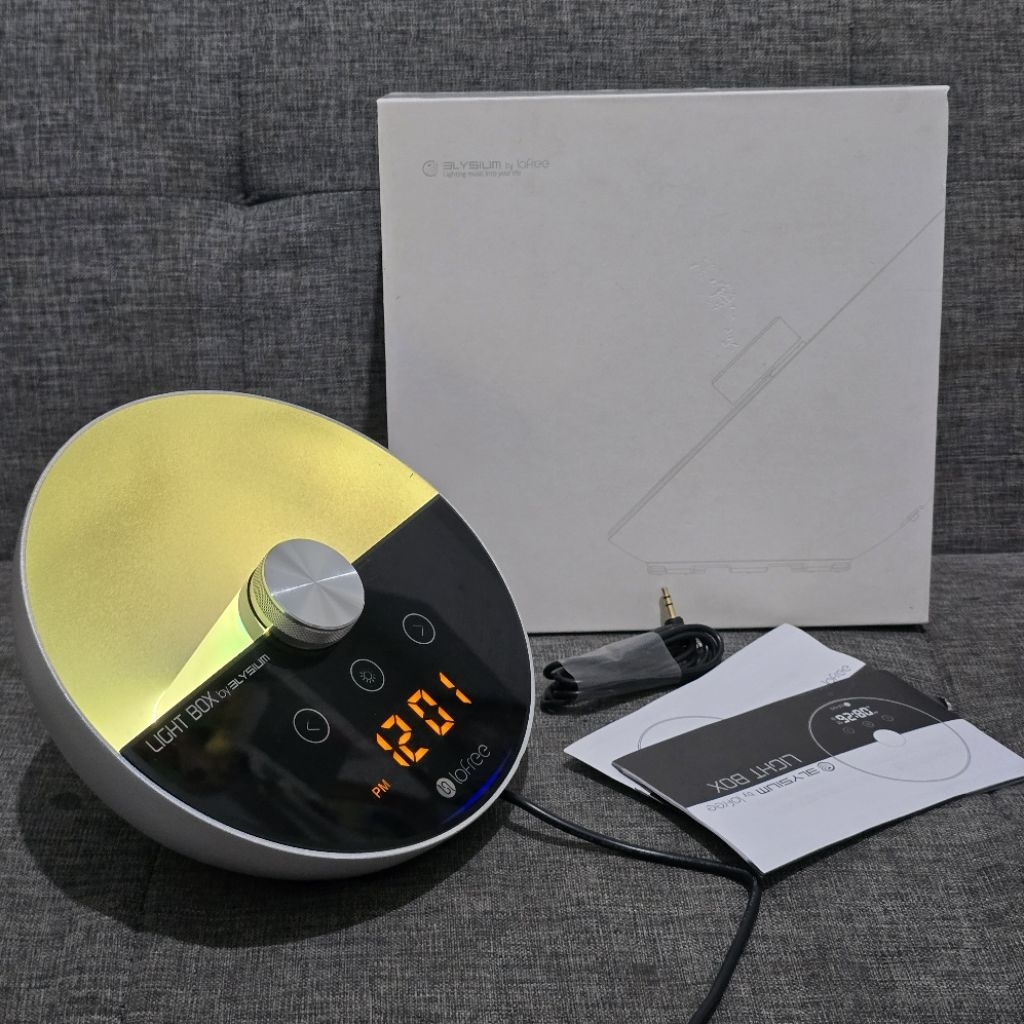 Speaker Light Box Smart Bluetooth Speaker With O'clock & RGB Light Effect (like new)